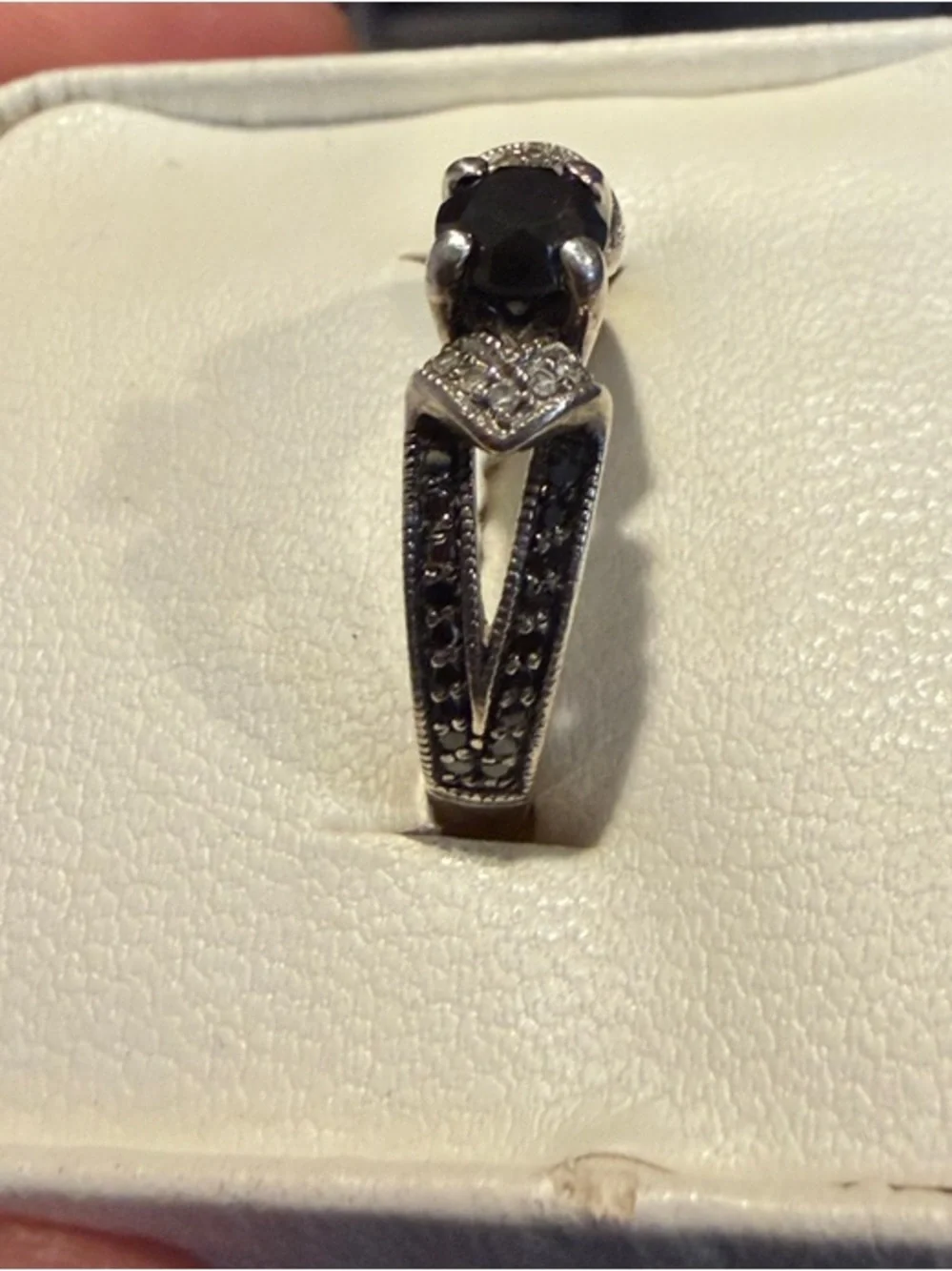 Black Stone and Silver-Tone Accent Ring - Elegant Women's Fashion Ring SZ:8.5